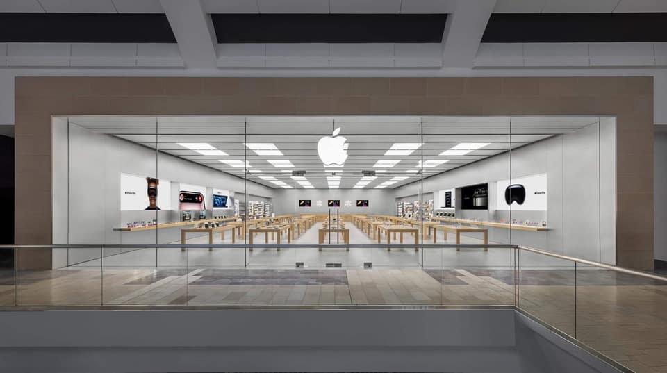 Crime blotter: Two arrested for stealing from Apple Store, yoga store