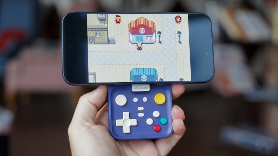 Abxylute M4 review: Smart design can't save a cramped controller