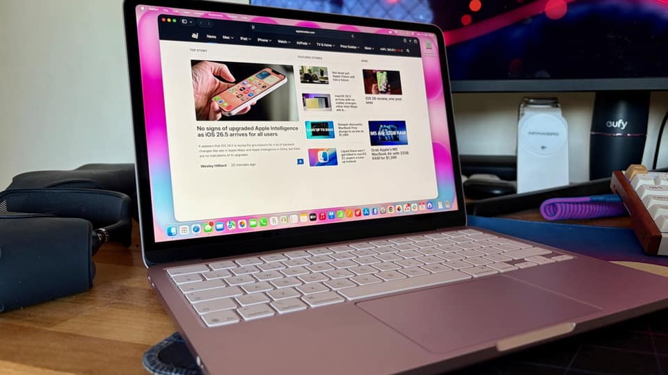 Apple may find OLED middle-ground between MacBook Pro and Air in 2029