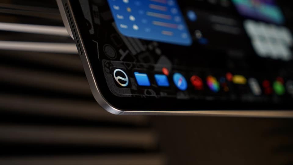 iPadOS 27.2 is now available, and places Siri AI front and center