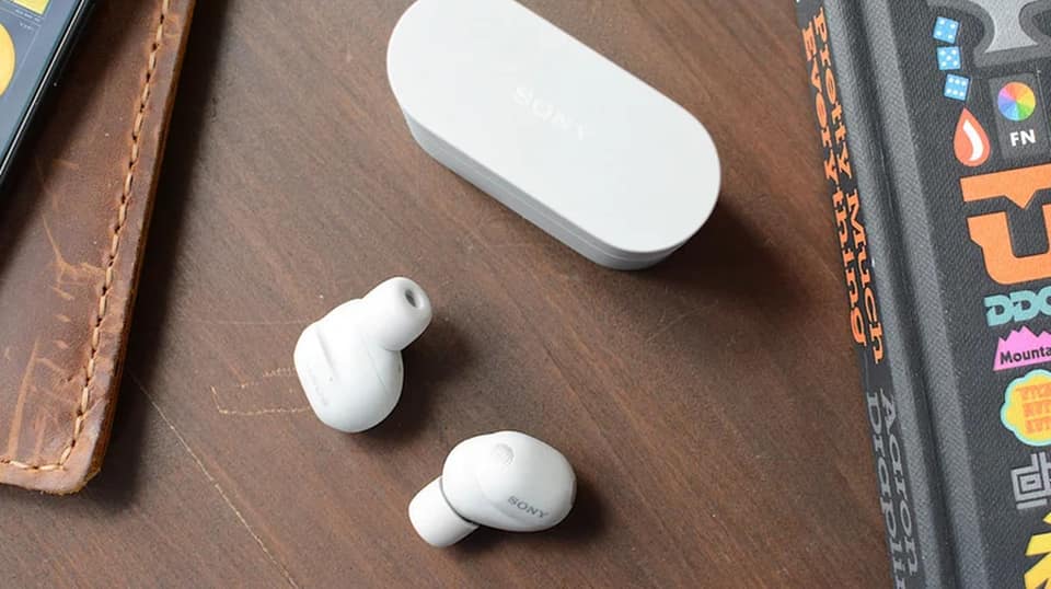 What's the difference between Sony WF-1000XM6 and WF-1000XM5 earbuds?
