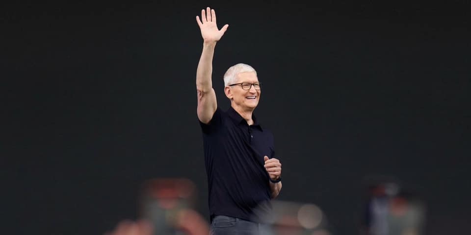 Read Tim Cook’s full memo to Apple employees on his last day as CEO