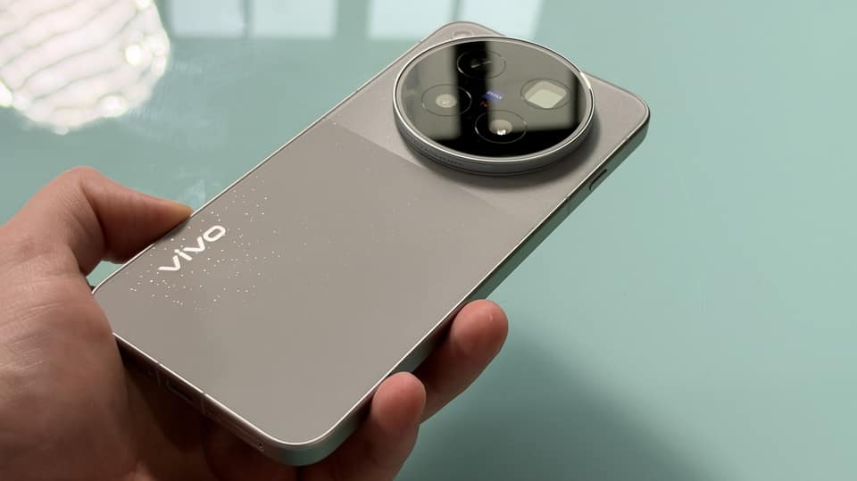 Vivo's X500 Pro Max is another camera-focused smartphone with more video tricks