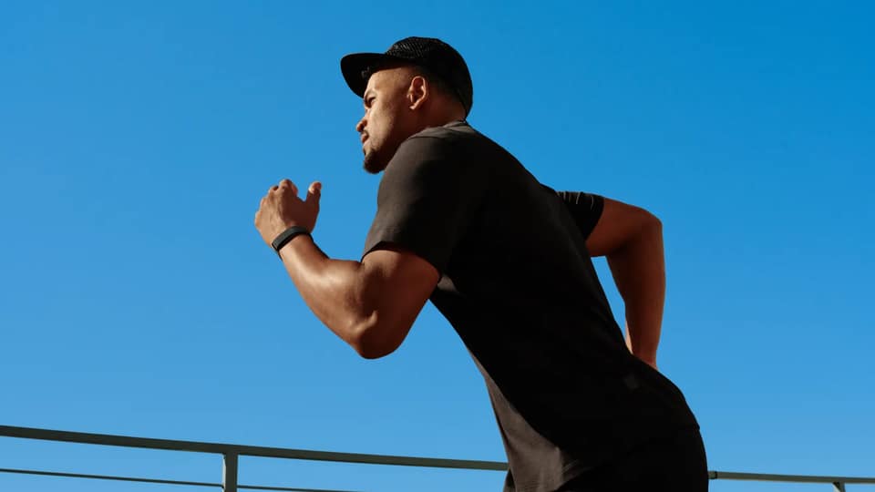 Fitbit Air vs. Whoop: Which screenless fitness tracker is better for you?