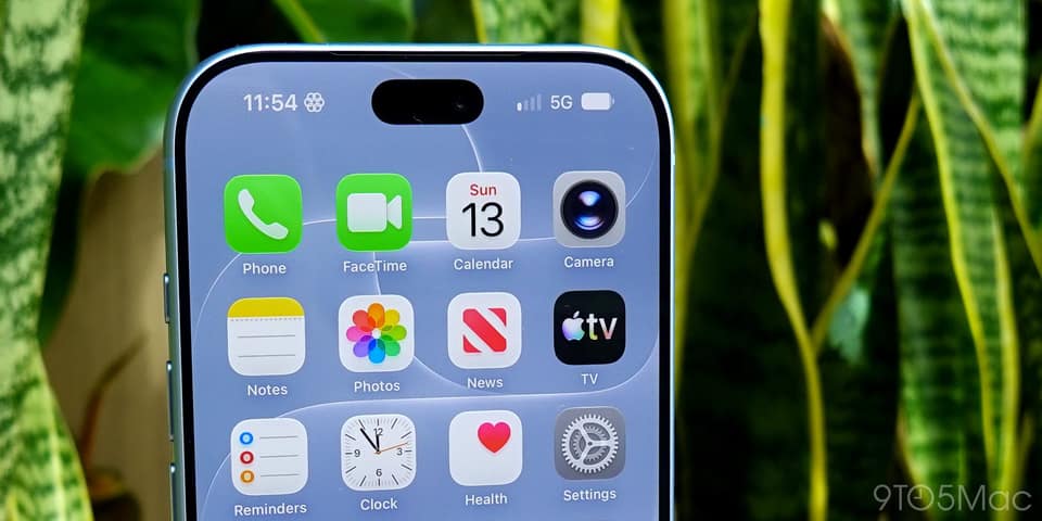 Apple confirms iPhone 18 Pro Max AT&T cellular issues, affected devices require hardware replacement