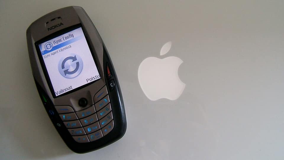 Today in Apple history: Macs get that iSyncing feeling