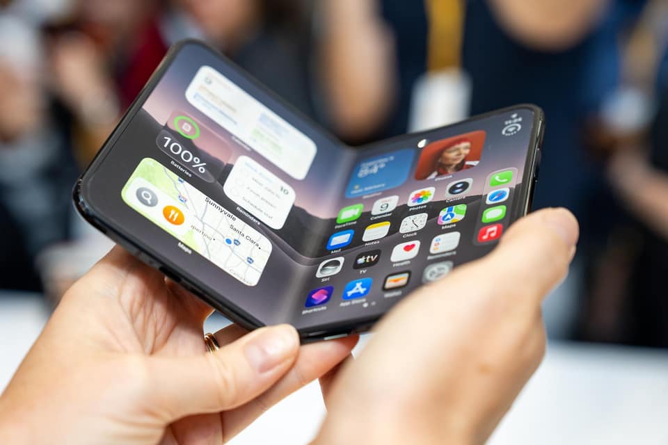 The iPhone Duo’s hardware doesn’t look special, but its software might be