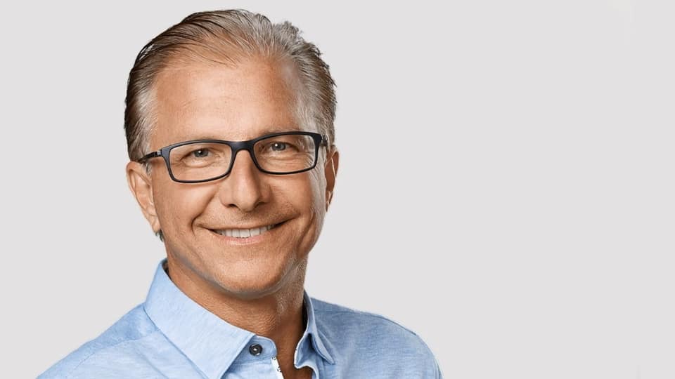 Joswiak: Siri AI is for everyday, not the AI 'lunatic fringe'