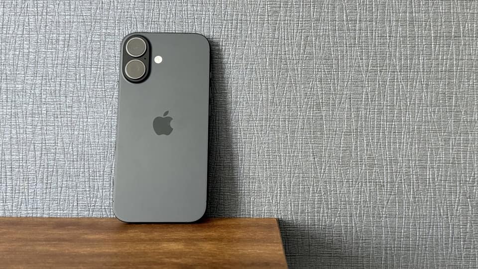 World's best selling smartphone is the iPhone 17 - again