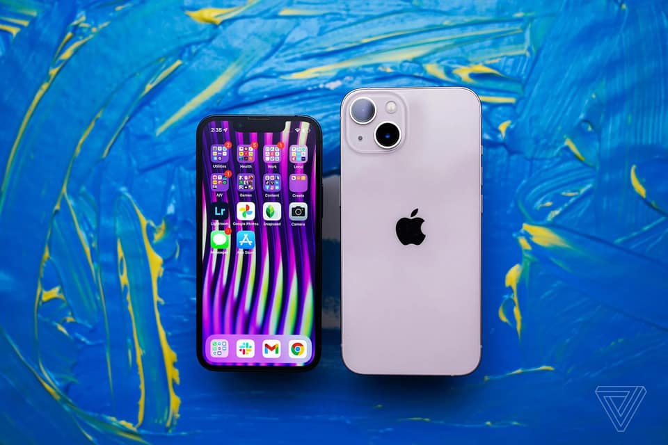 iPhone Handoff will seamlessly share one number between two phones