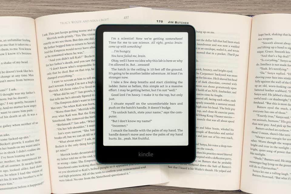 Amazon’s last-gen Kindle Paperwhite is 30 percent off