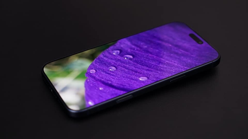 Apple's Kentucky iPhone glass plant will add 200 permanent jobs