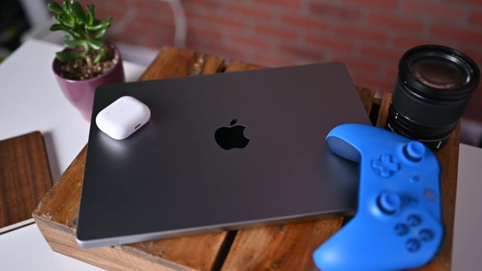Long-rumored all-screen folding MacBook Pro project may be dead