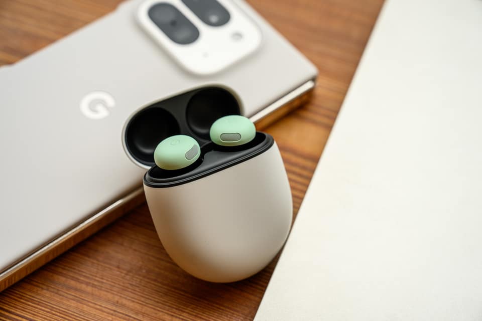Google&#8217;s Pixel Buds update will put them to sleep along with you