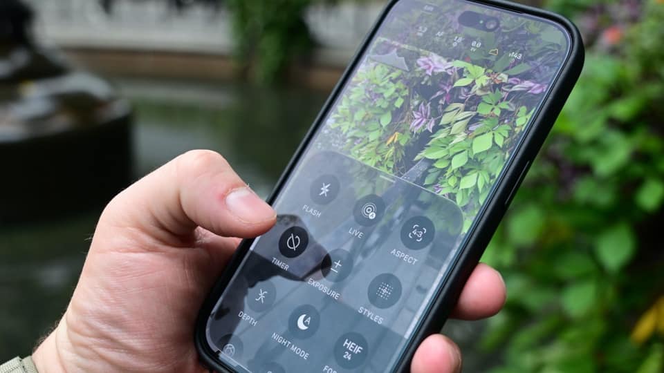 JP Morgan dismisses iPhone cuts report, hikes AAPL target to $360