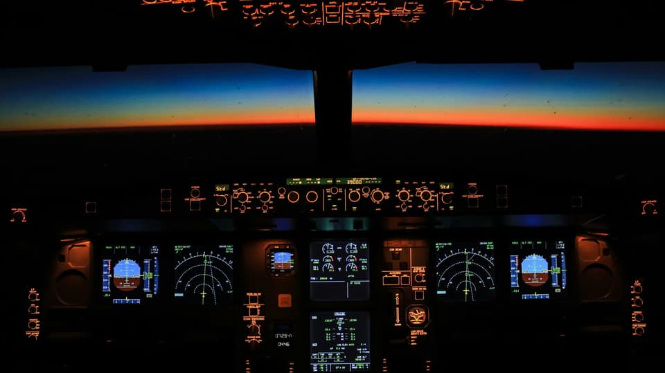 Why you should never point a laser pointer at any aircraft