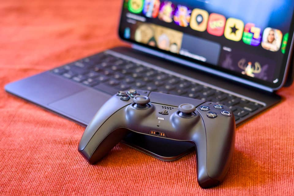 Is Apple working on its own game controller?
