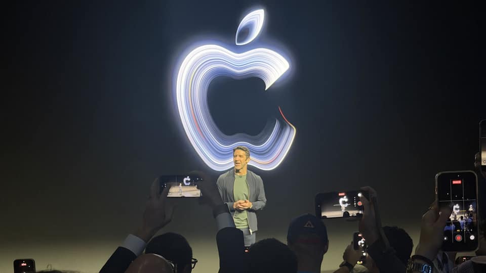 Apple Pro and Tell event: Live updates as we wait to see a MacBook Pro with a touch screen