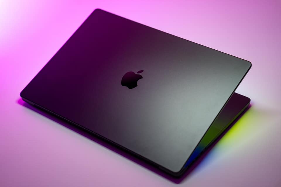 Touchscreen MacBook live blog: On the ground at Apple’s launch event