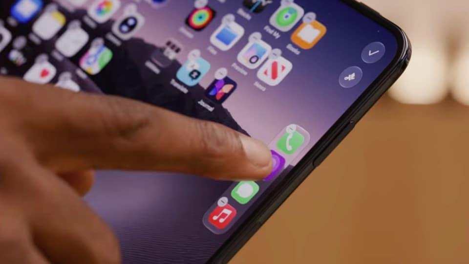 iPhone Duo's Vertical Dock Seemingly Limited to Four App Icons
