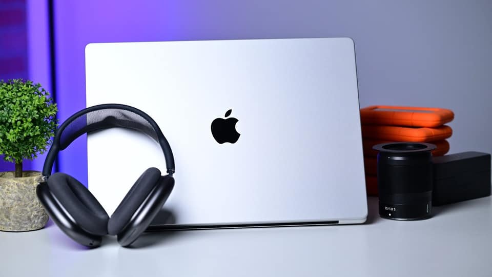 OLED MacBook might get M5 Ultra chip, but it feels unlikely