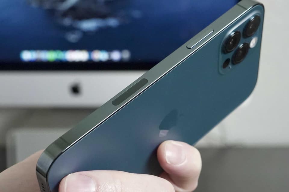 New Apple job listing hints at path to 6G devices