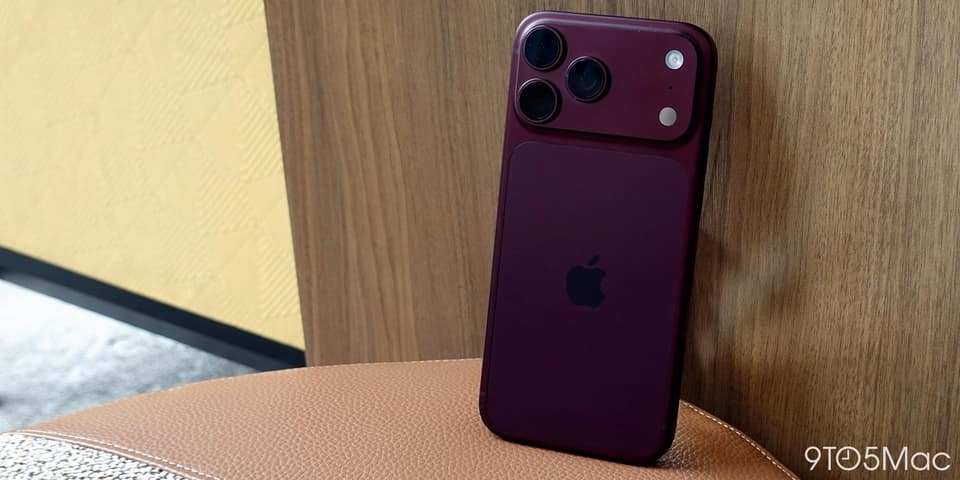 AT&T claims iOS 27.0.1 fixes iPhone 18 Pro Max cellular issues, but users disagree [U]