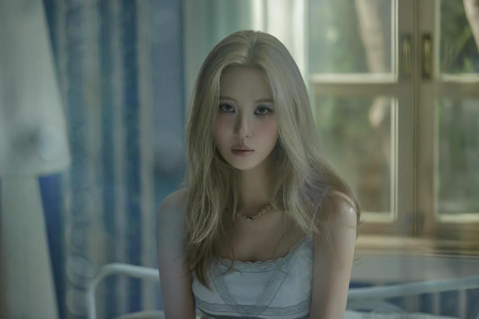 K-pop star Sunmi loves Notion and ear cleaning videos